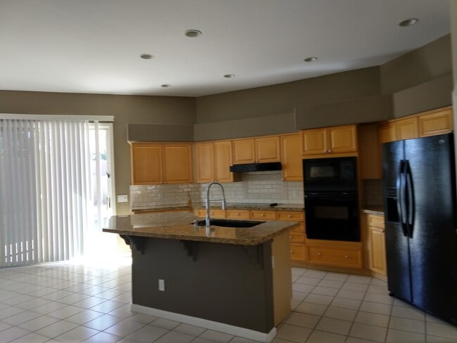 Building Photo - 4123 E Hancock Dr