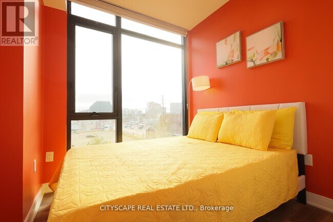 Photo - 86 Dundas St E Unit 302