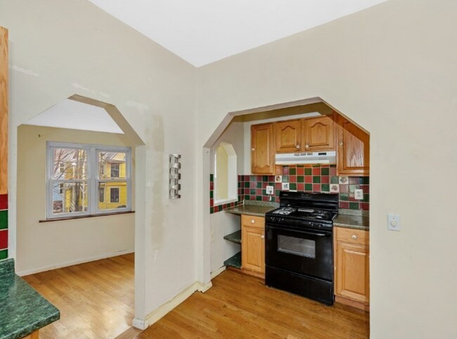 Photo - 47 Creighton St