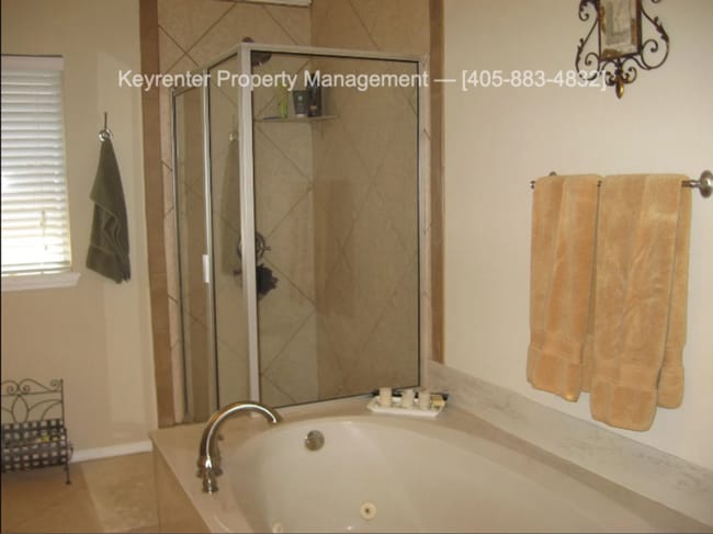 Photo - 12100 Blueway Ave