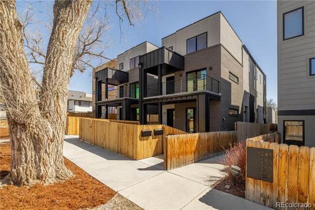 First Month on Us! Gorgeous Contemporary ... - First Month on Us!  Gorgeous Contemporary ... Townhome