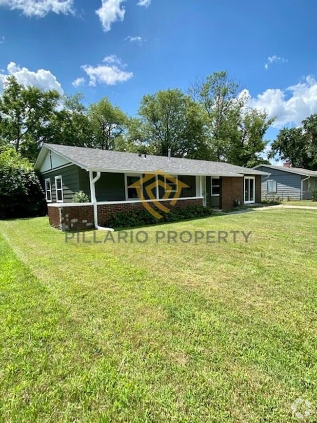 Building Photo - Devington, 1950s Ranch on the East Side wi... Rental