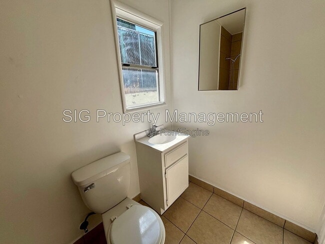 Photo - 10156 Helendale Ave Unidad 10156 1/4