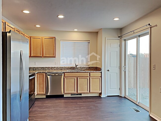 Photo - 8296 W Snohomish St