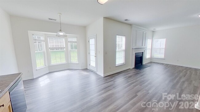 2014 Rosewater Ln