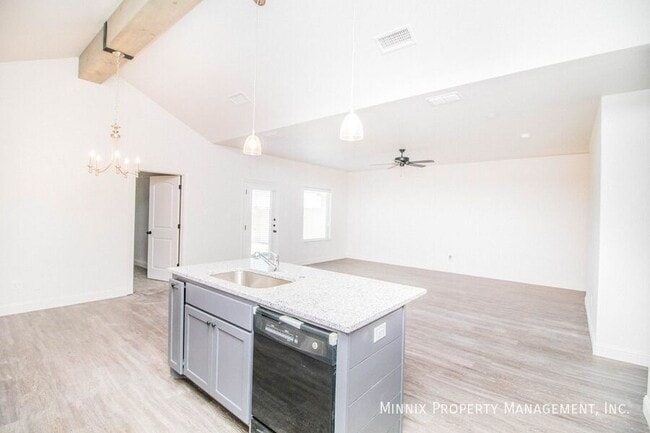 Photo - 1702 102nd St Unidad B