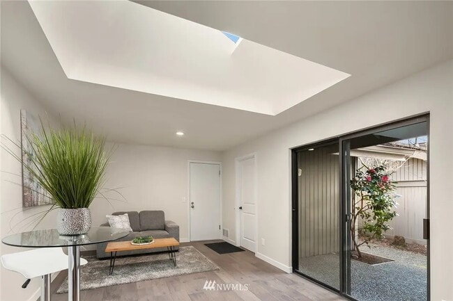 Photo - 185 142nd Pl NE