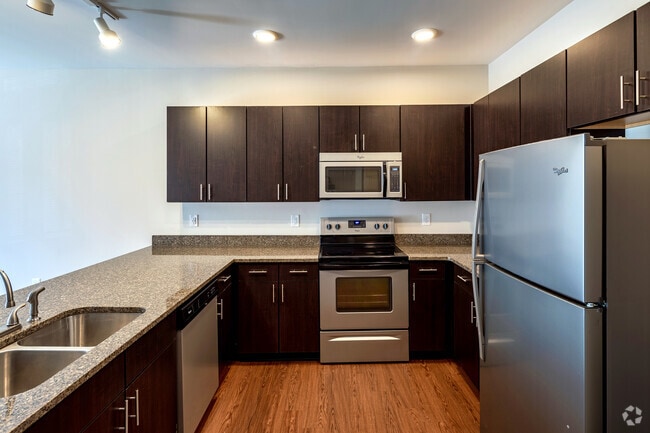 1BR, 1BA - 829 SF