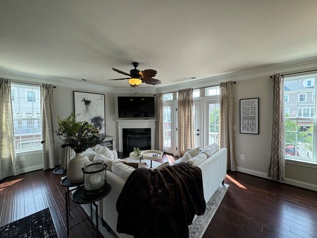Photo - Stunning 3 Bed 2.5 Bath End Unit Townhome ...