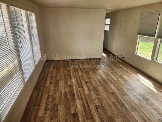 Photo - 9 Grateful Way