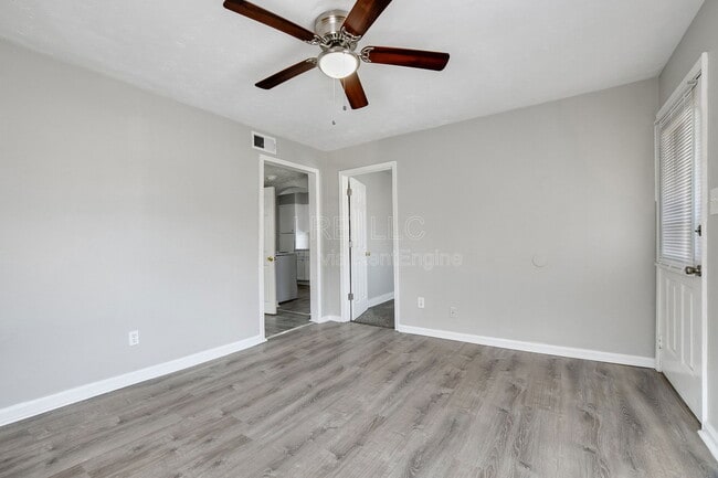 Photo - 4110 La Salle Ave