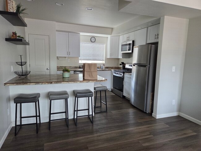 Photo - 1392 Pinyon Ave