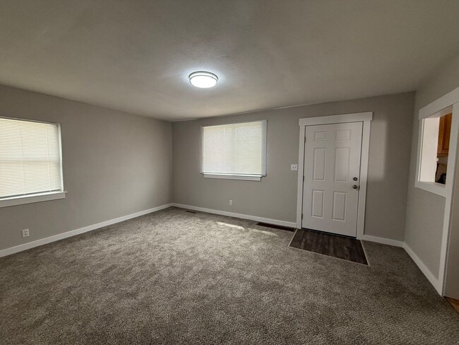 Photo - 2/1 Updated Hillyard Home