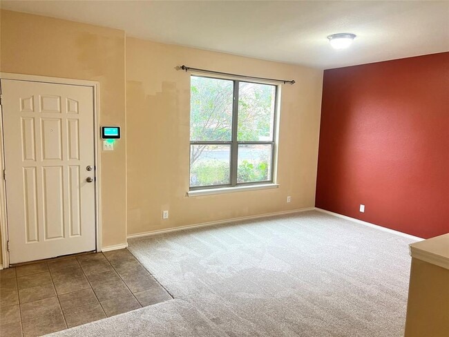 Photo - 160 Mistletoe Ln