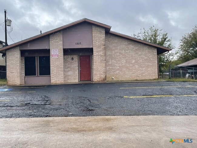 Photo - 1207 Charisse St Unidad D
