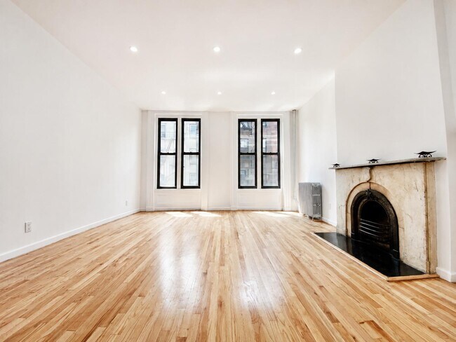 Photo - 54 W 9th St Unit 3