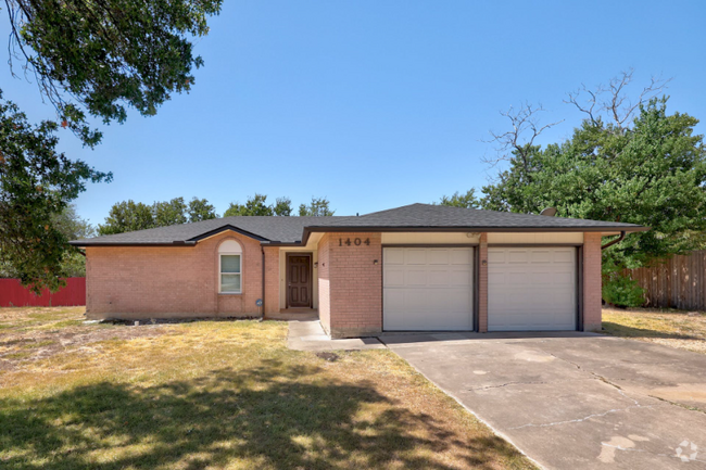 Building Photo - 1404 Greenfield Dr Rental