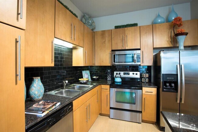 Building Photo - 1725 Cres Plaza Dr Rental