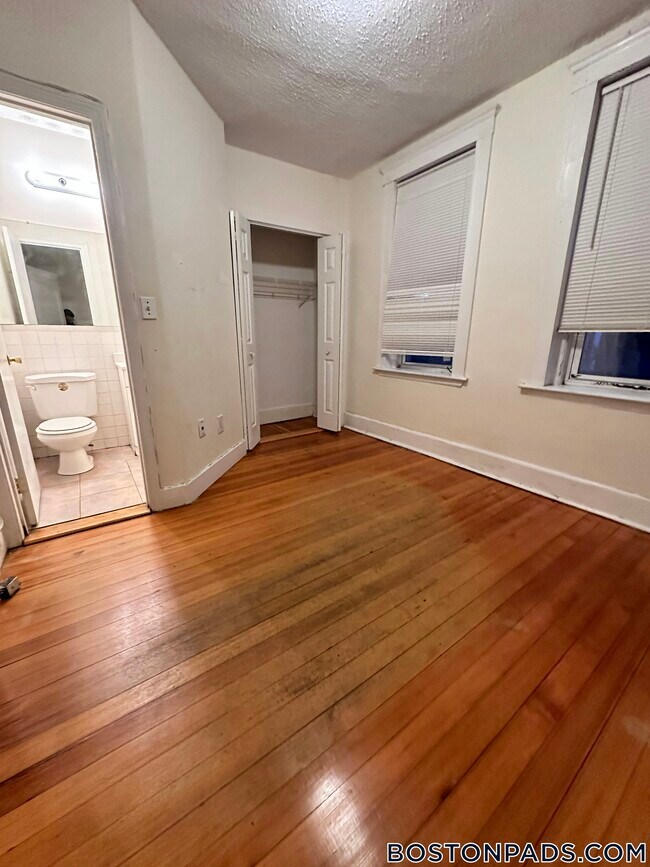 Photo - 15 Barrows St Unit 1