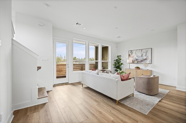 Photo - 5107 Avenue J