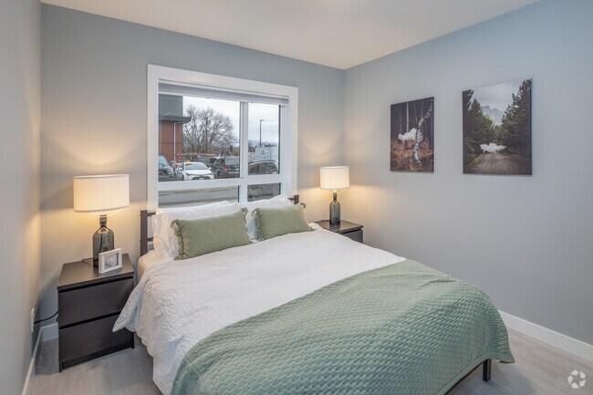 2BR, 2BA - 732SF - The Arborwood