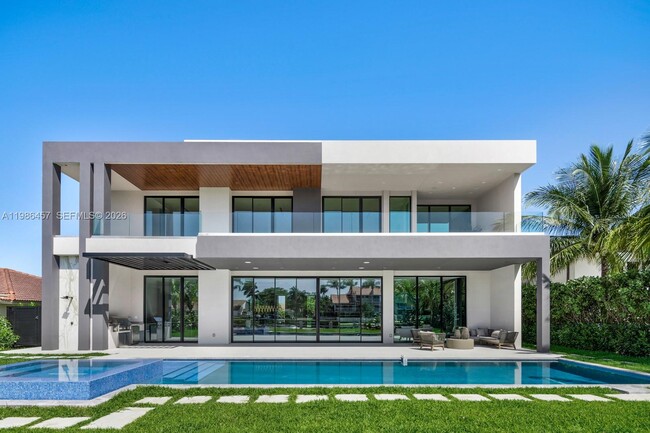 Photo - 493 Holiday Dr