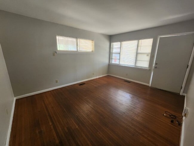 7 Cliffwood Cir