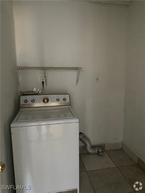 Building Photo - 919 Cape Coral Pkwy W Rental