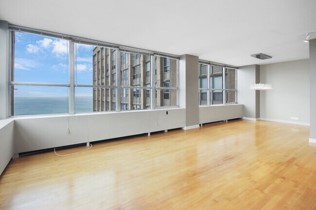 Photo - 655 W Irving Park Rd Unidad 5310