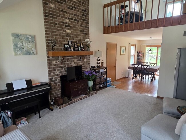 Photo - 3 bedroom 2 bath Hartland home with Arrowhead schools!