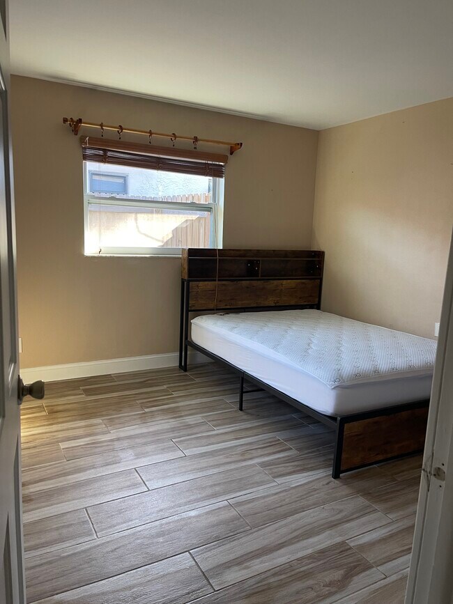 Photo - 4637 35th Ave N