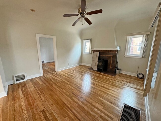 Photo - 1322 Claremont Ave