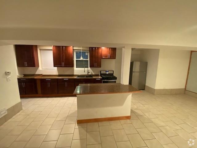 Building Photo - 2 bedroom in CHICAGO IL 60653 Unit G Rental