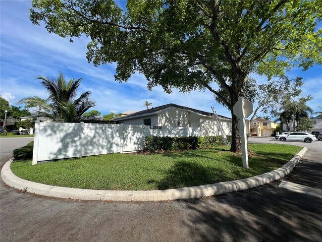 Building Photo - 12004 NW 13th St Rental