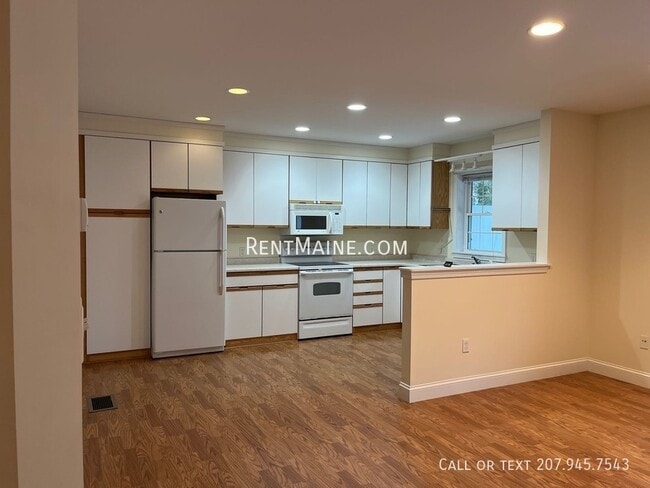 Building Photo - 33 Burleigh Rd Unit 20