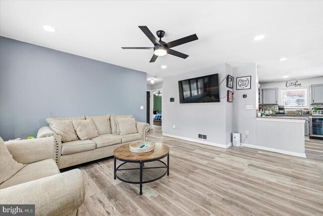 Photo - 15610 Bounds Ave