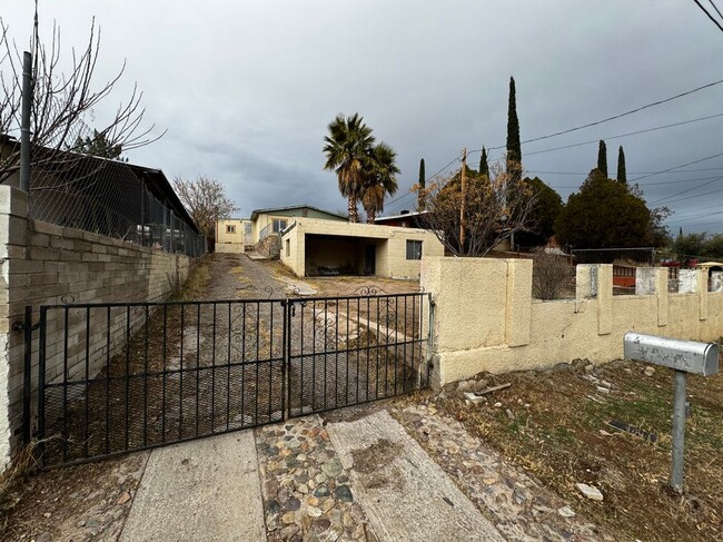 Photo - 286 W Kino St House