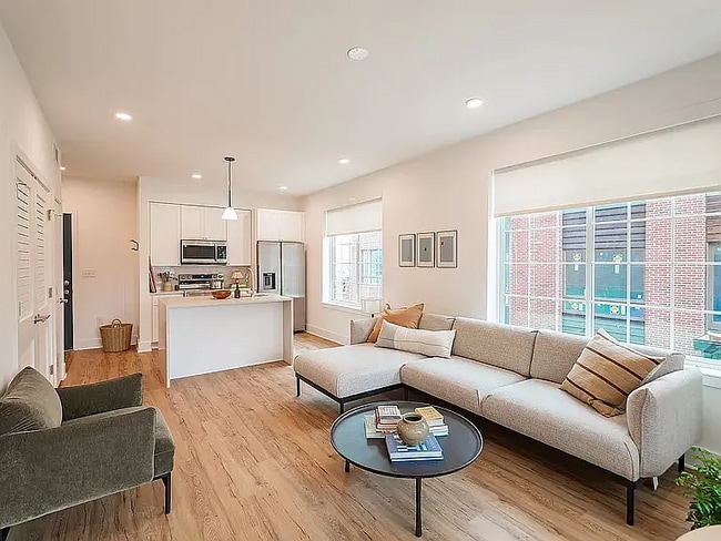 Building Photo - 2235 Washington Ave