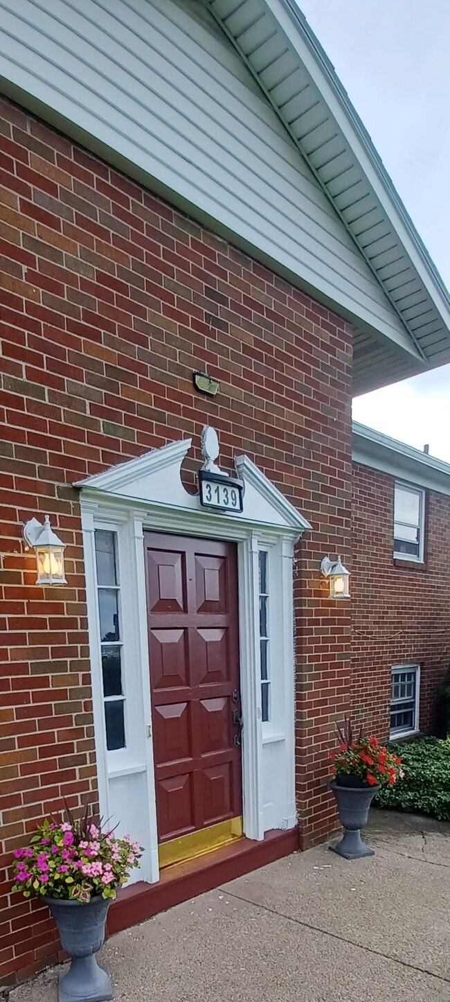 Building Photo - 3139 W Ridge Rd Unit 4 Rental