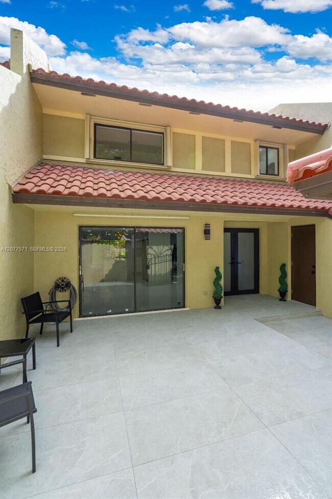 Photo - 3843 Alcantara Ave