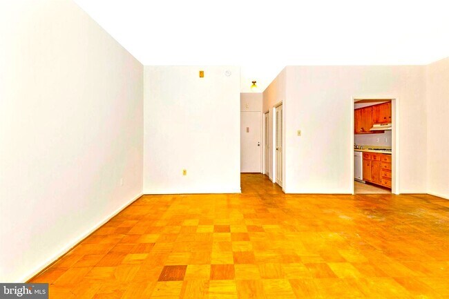 Photo - 10500 Rockville Pike Unit 212