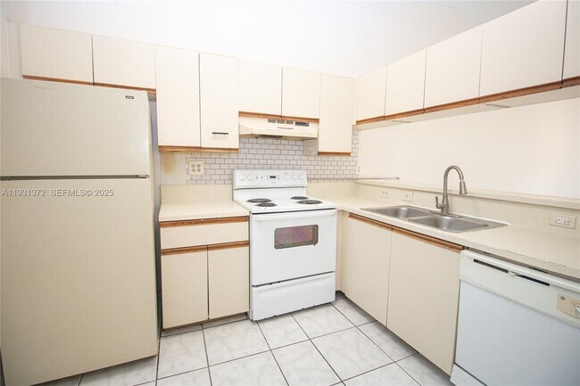 Photo - 9962 Nob Hill Pl Unidad 9962