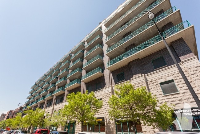 Photo - 910 W Madison St Unit 405