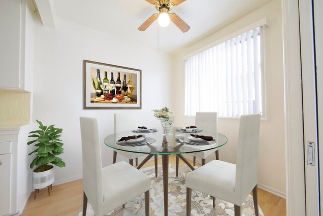 Photo - 729 Gayley Ave Unidad 302