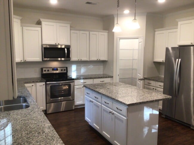 Photo - 132 McKelvey Pl