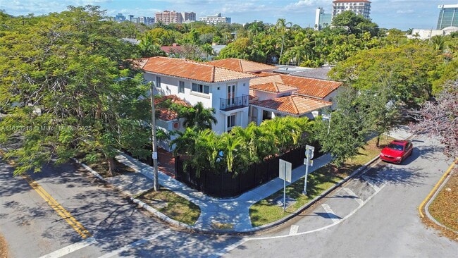 Photo - 100 SW 26th Rd House