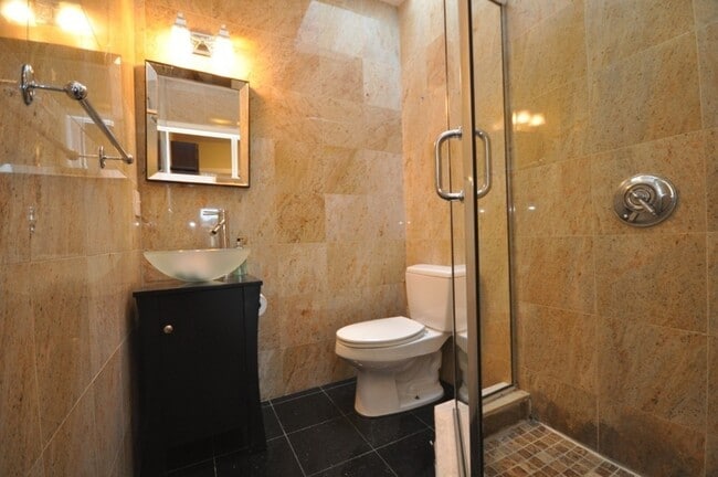 Photo - 229 Newbury St Unidad 4F