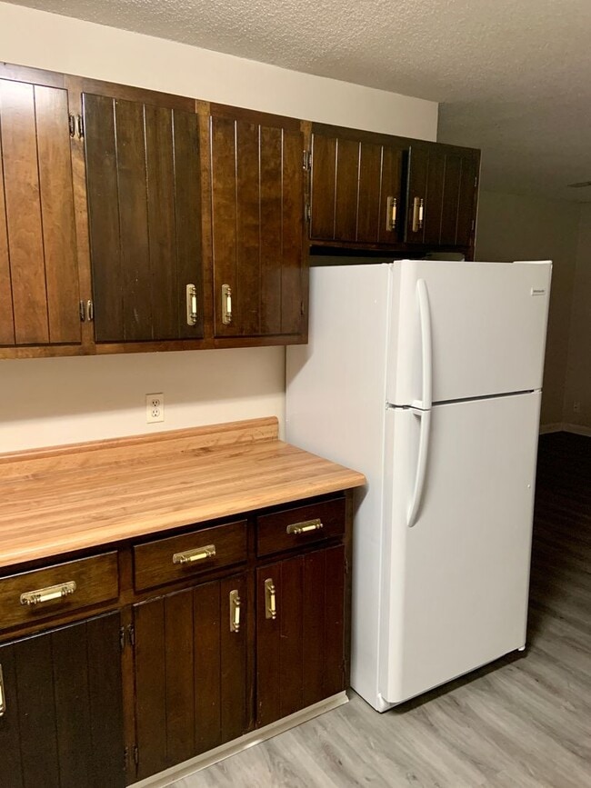 Photo - 2 Bedroom Duplex with Yard