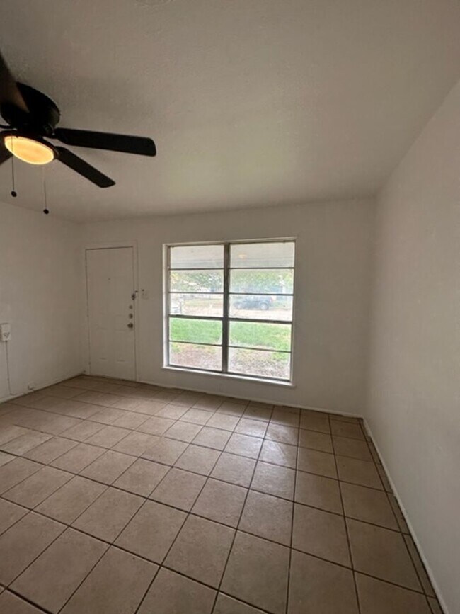 Photo - 5131 Encino Rd