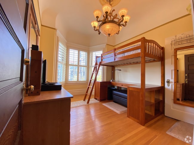 Building Photo - 55 Fair Oaks St Rental